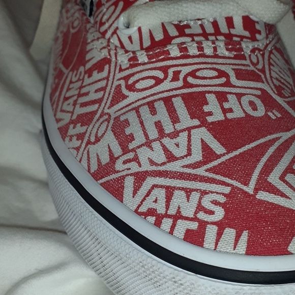 Vans Doheny White/Red OTW Repeat Shoe
Youth Sized - Picture 12 of 13
